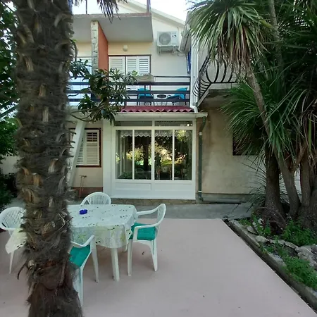 Smjestaj Rab, Brna ,soba Sa Kuhinjom Palit