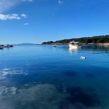 Smjestaj Rab, Brna ,soba Sa Kuhinjom * Palit